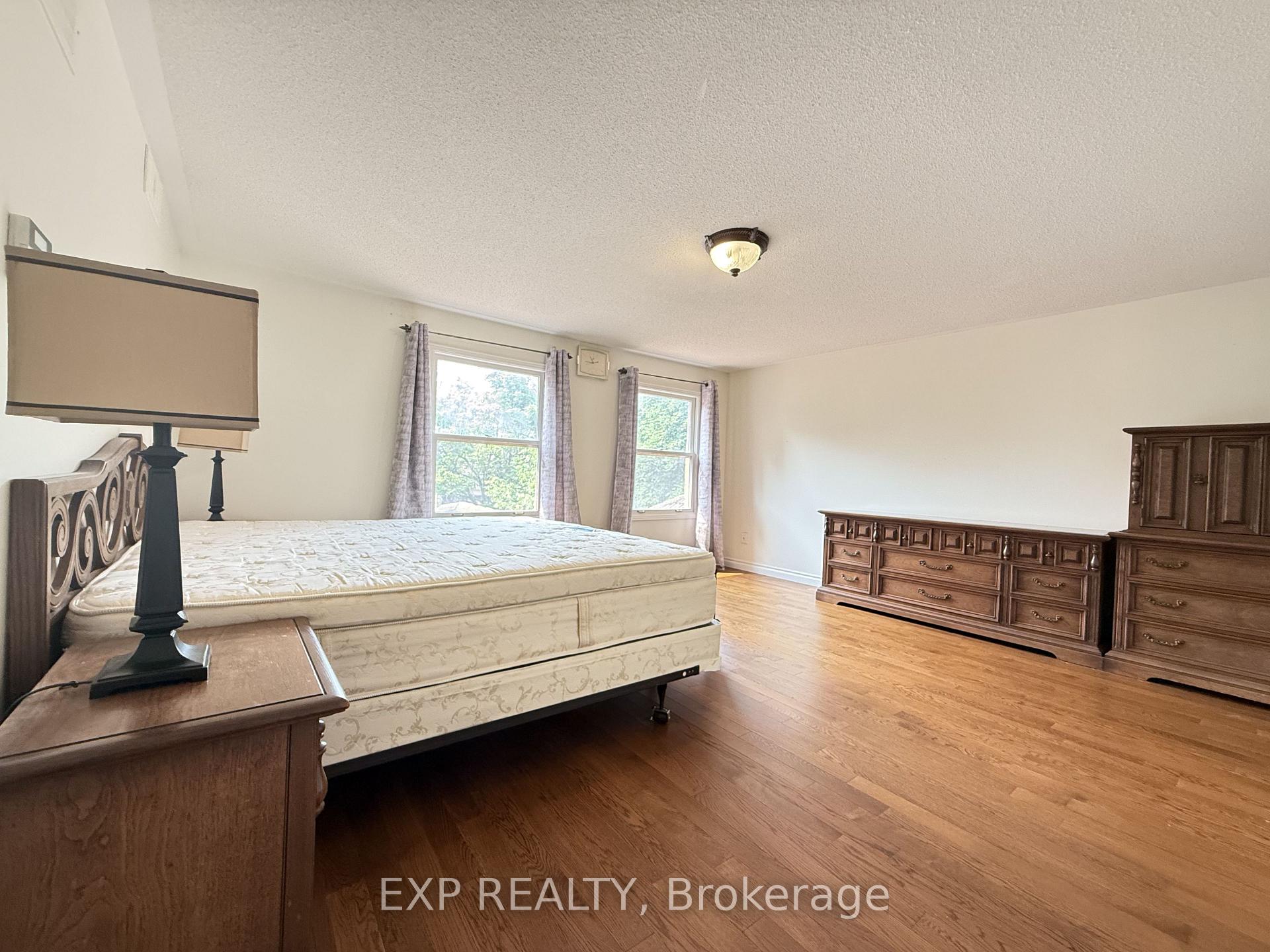 Photo 16 of 40 Cranberry Lane, Aurora, Aurora Highlands — HOMEH
