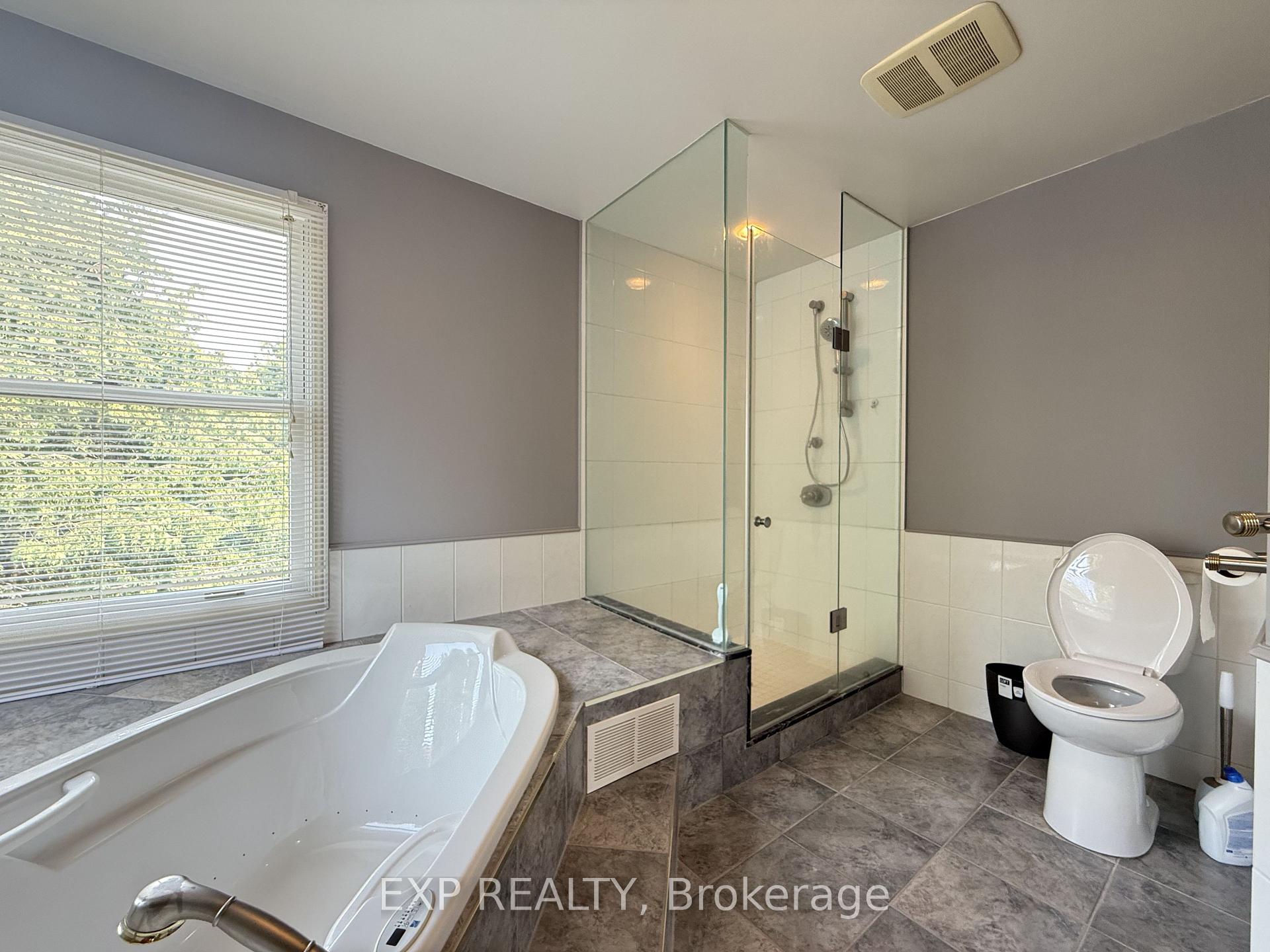 Photo 19 of 40 Cranberry Lane, Aurora, Aurora Highlands — HOMEH