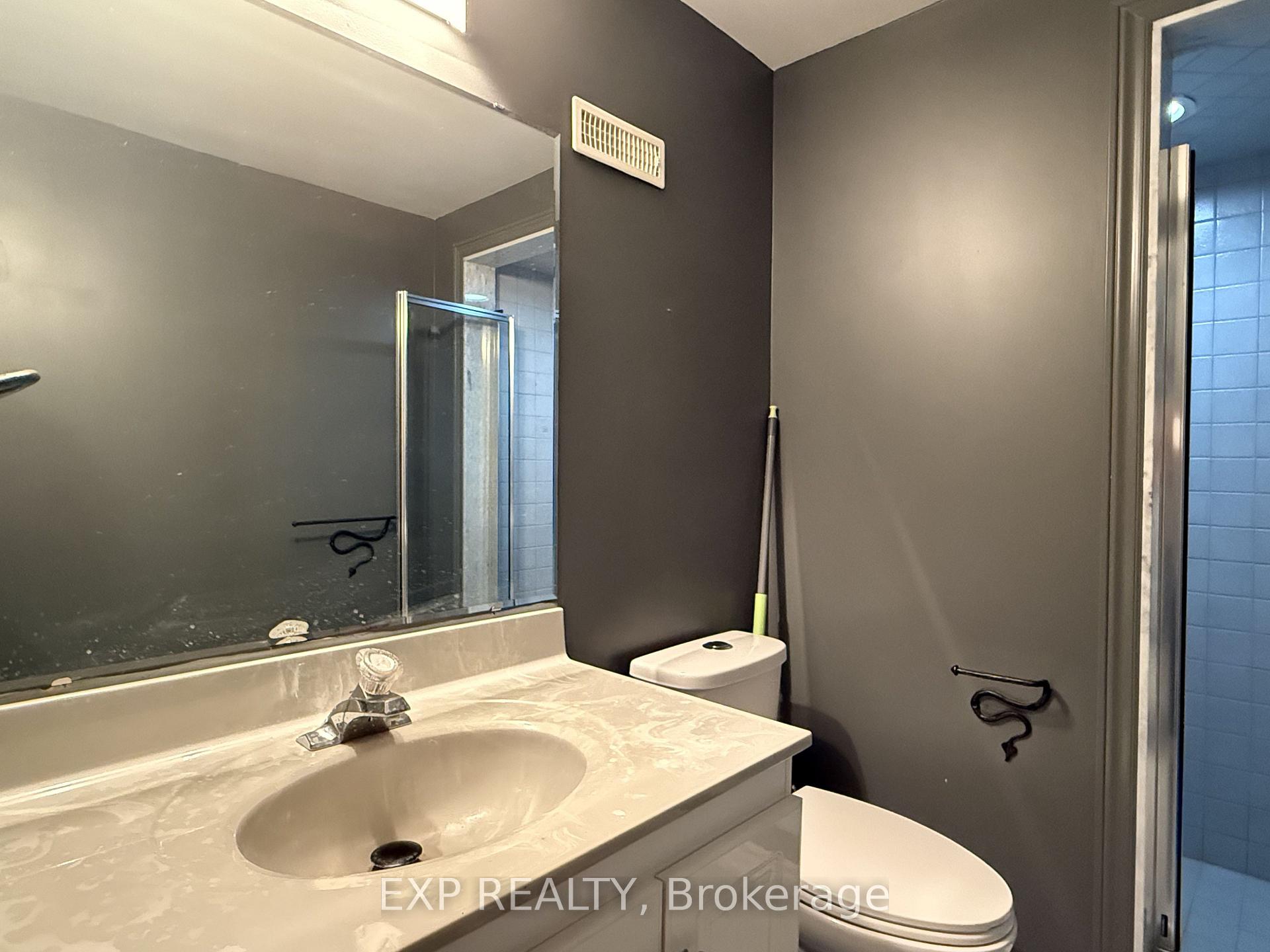 Photo 29 of 40 Cranberry Lane, Aurora, Aurora Highlands — HOMEH