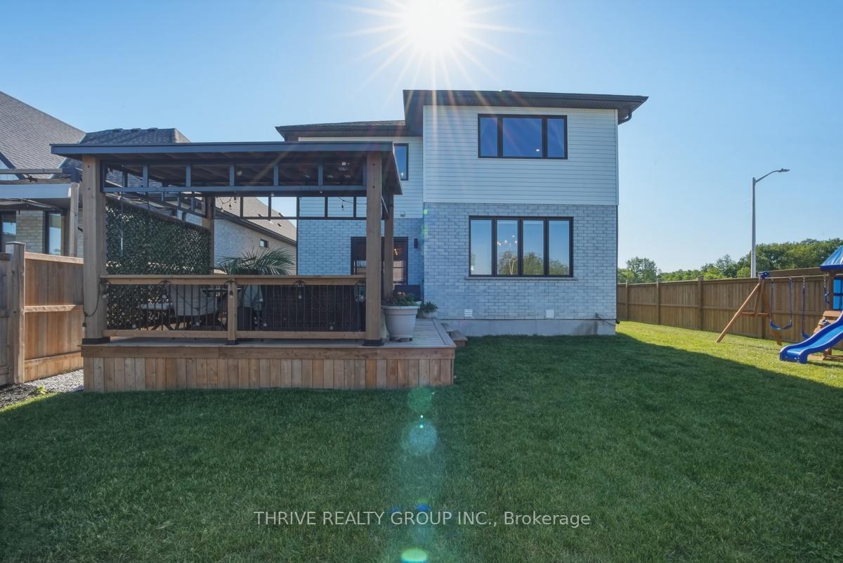 Photo 32 of 57 Briscoe Crescent, Strathroy-Caradoc, NE — HOMEH