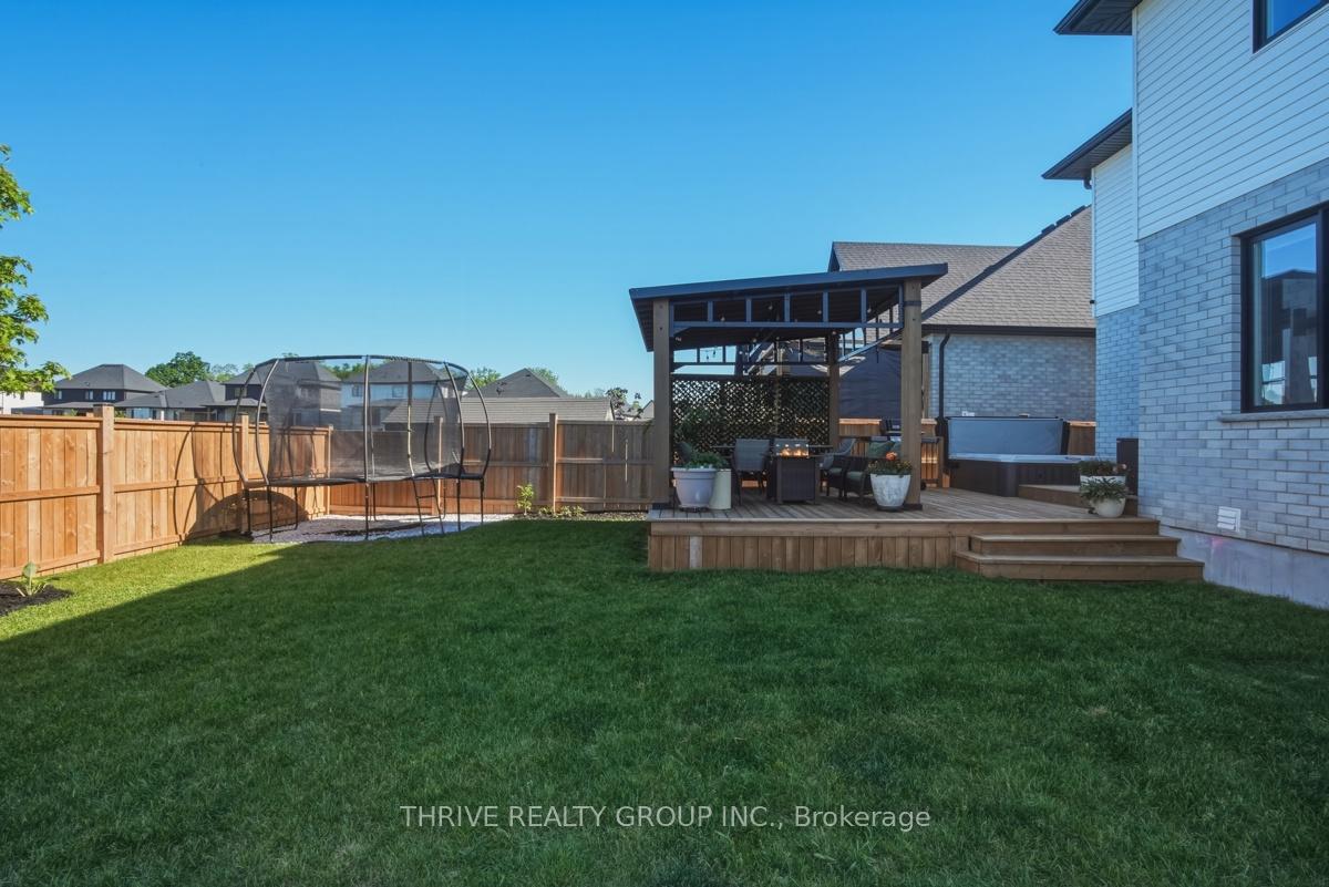 Photo 35 of 57 Briscoe Crescent, Strathroy-Caradoc, NE — HOMEH