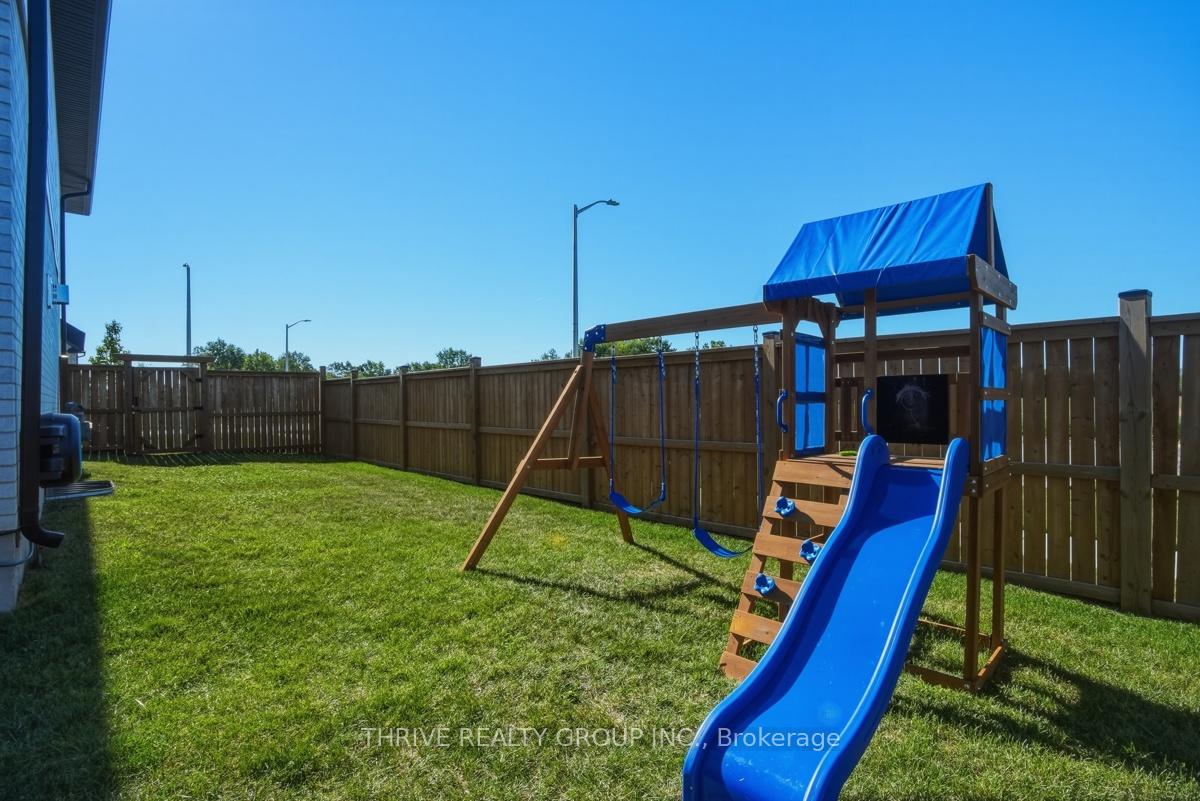 Photo 36 of 57 Briscoe Crescent, Strathroy-Caradoc, NE — HOMEH