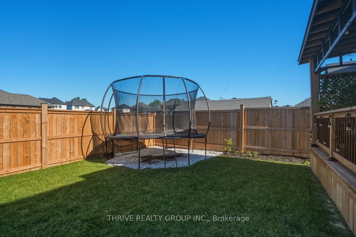 Photo 38 of 57 Briscoe Crescent, Strathroy-Caradoc, NE — HOMEH