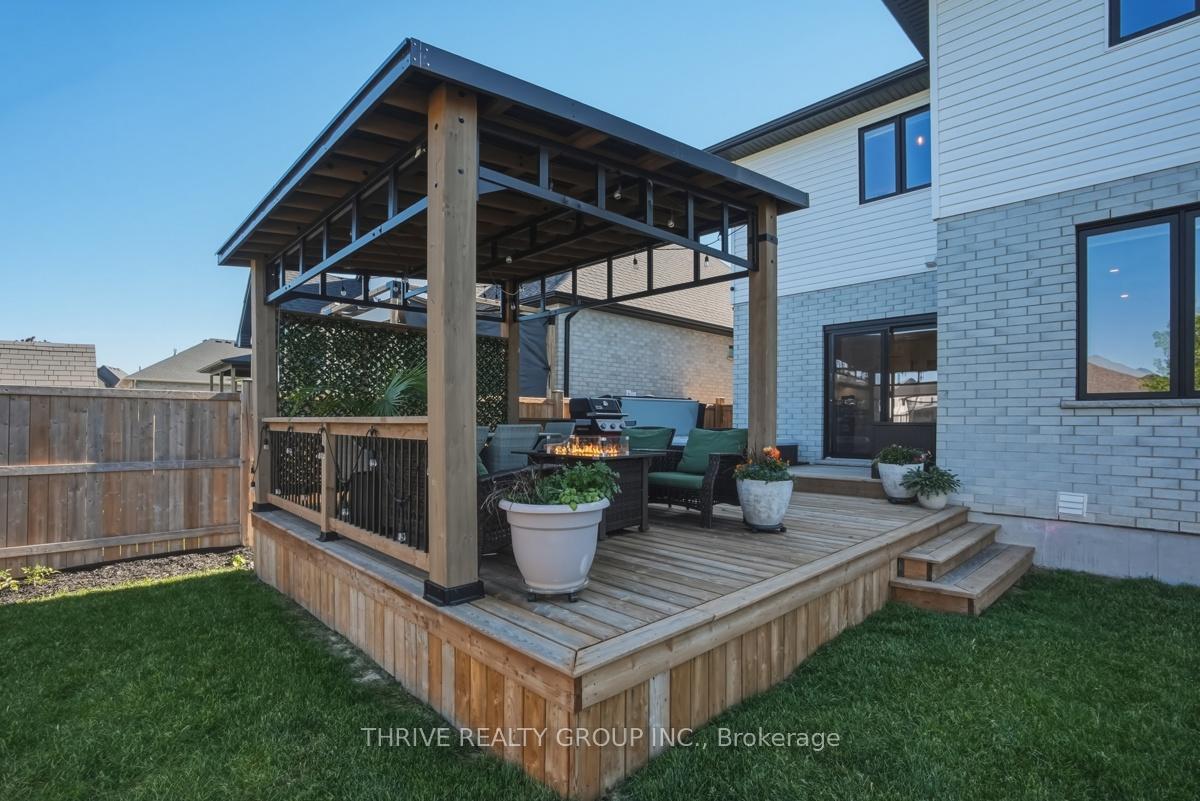 Photo 39 of 57 Briscoe Crescent, Strathroy-Caradoc, NE — HOMEH