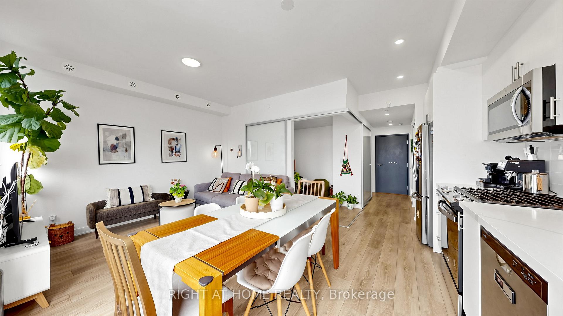 Photo 2 of Unit TH 2, 1459 O'Connor Drive, Toronto, O'Connor-Parkview — HOMEH