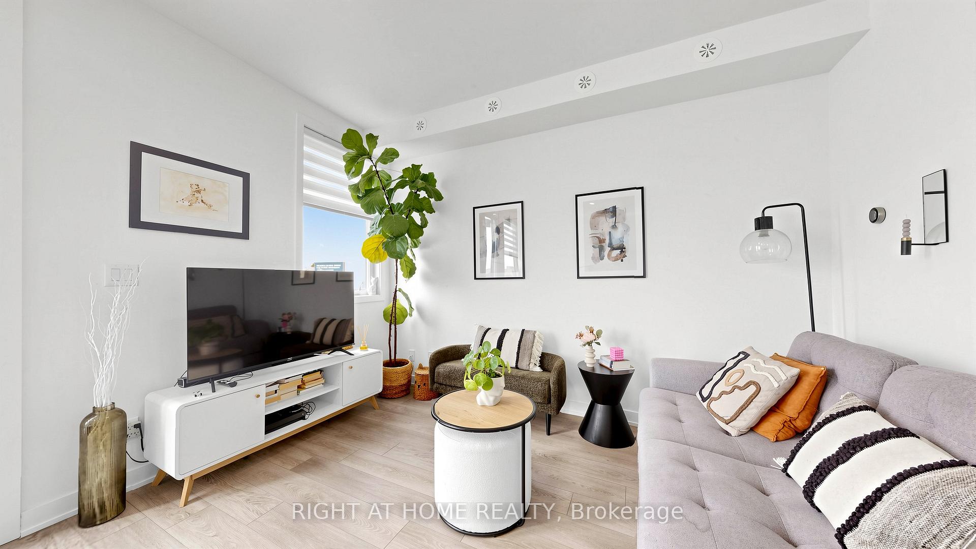 Photo 6 of Unit TH 2, 1459 O'Connor Drive, Toronto, O'Connor-Parkview — HOMEH