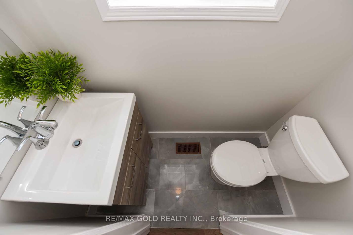 Photo 10 of 35 Needlewood Lane, Brampton, Sandringham-Wellington — HOMEH