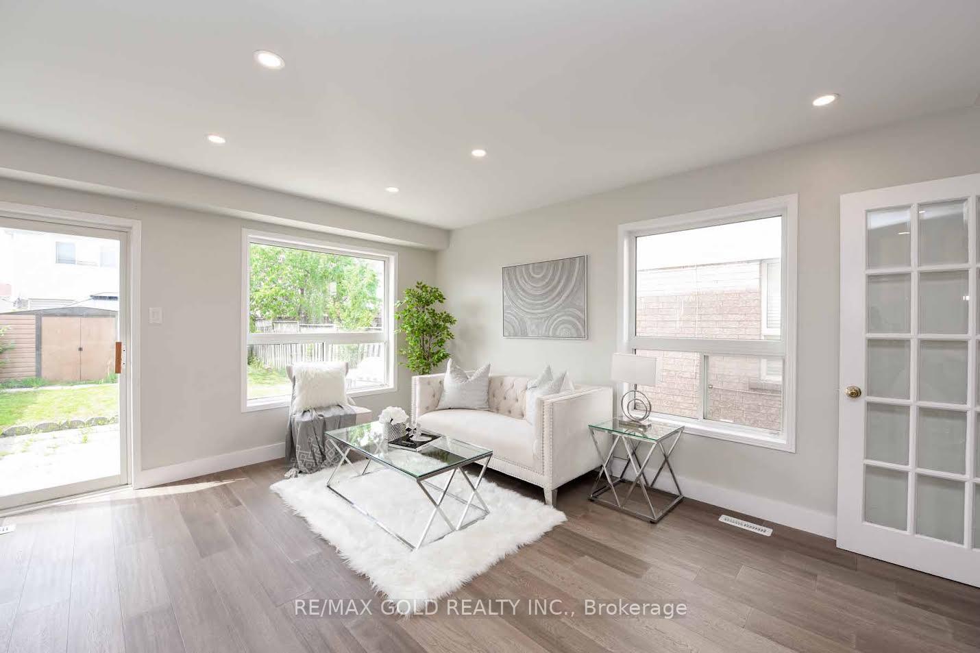 Photo 14 of 35 Needlewood Lane, Brampton, Sandringham-Wellington — HOMEH