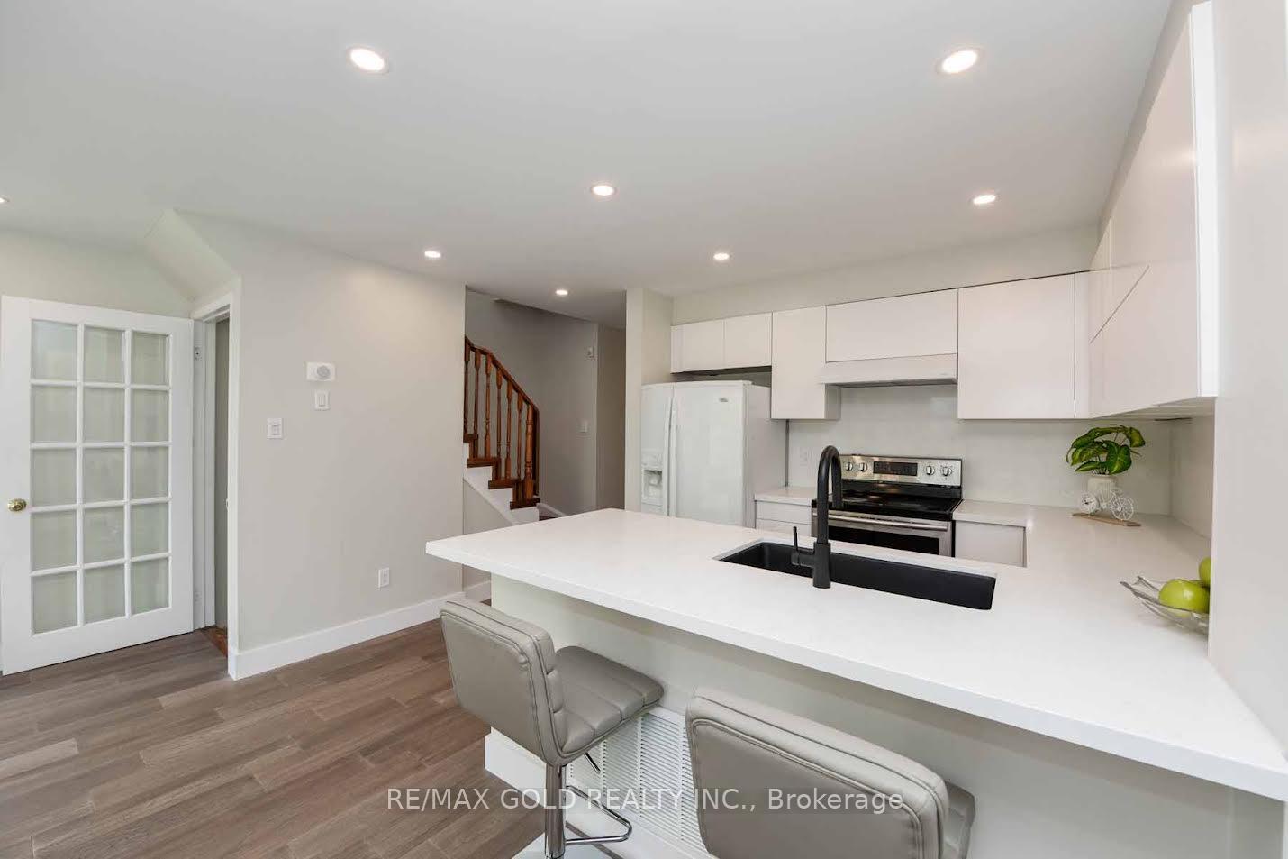 Photo 20 of 35 Needlewood Lane, Brampton, Sandringham-Wellington — HOMEH