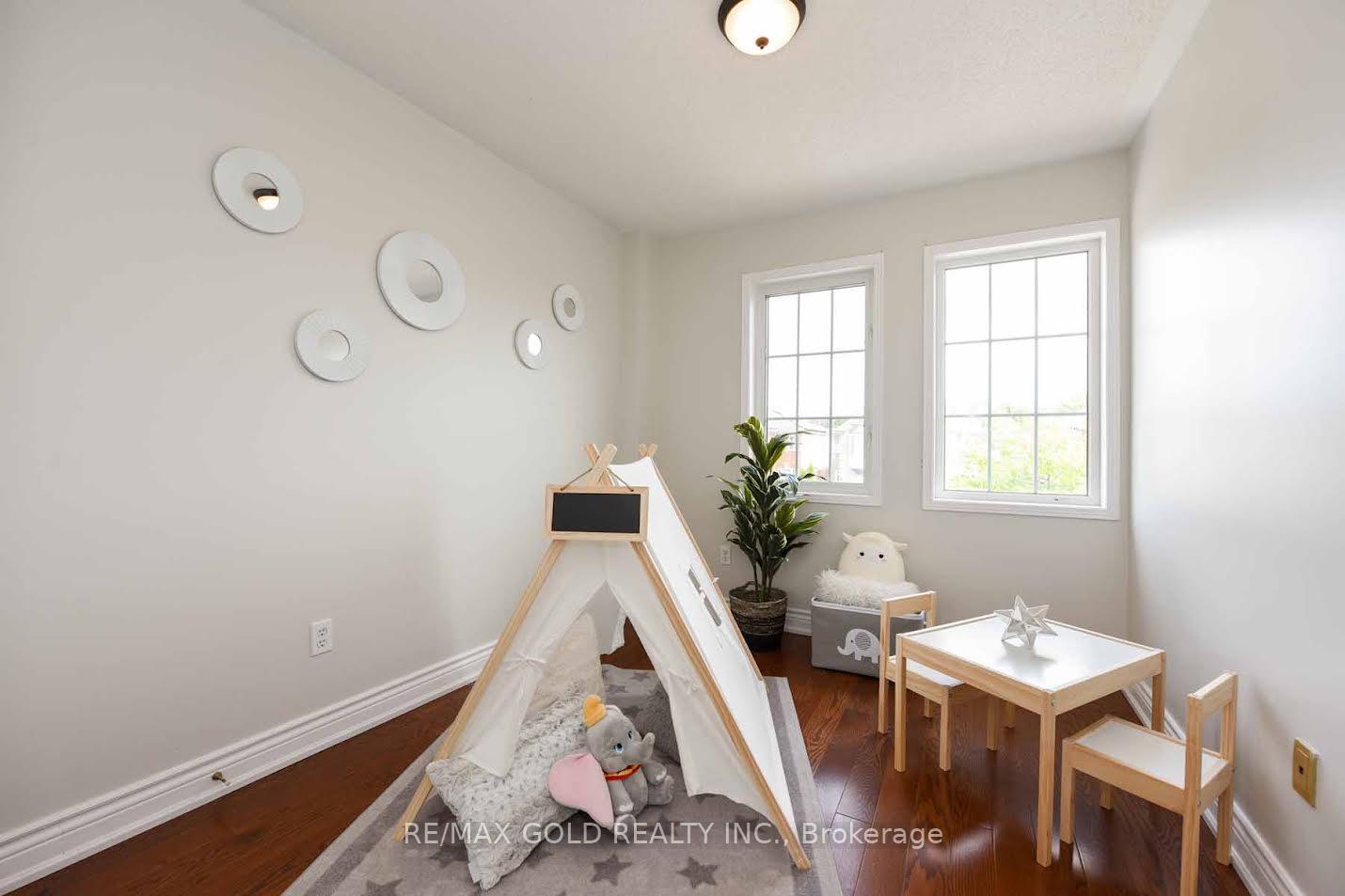 Photo 24 of 35 Needlewood Lane, Brampton, Sandringham-Wellington — HOMEH