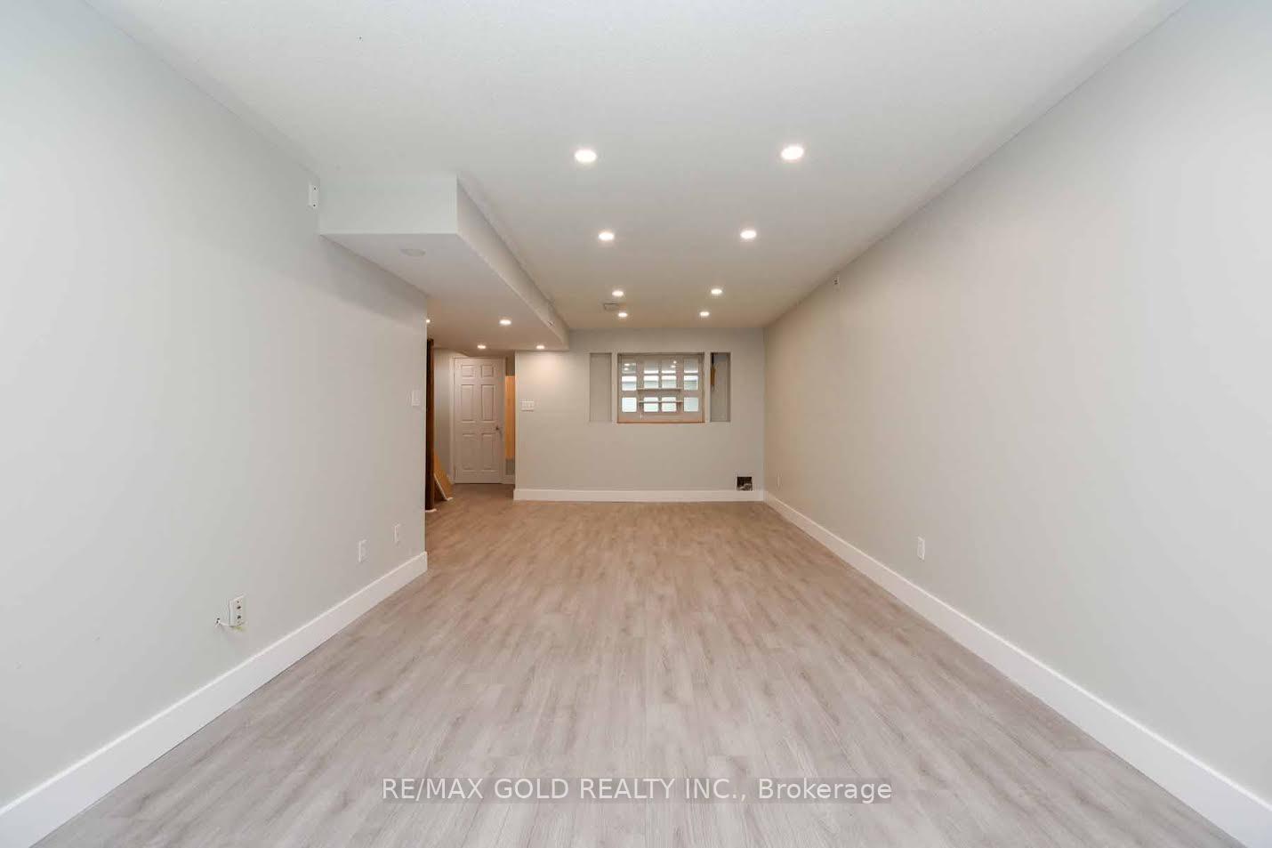 Photo 37 of 35 Needlewood Lane, Brampton, Sandringham-Wellington — HOMEH