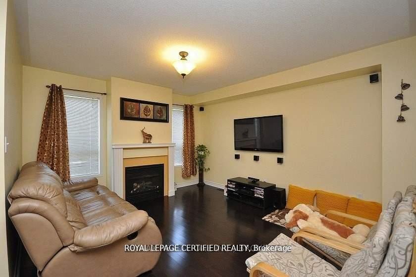 Photo 7 of 426 Orange Walk Crescent, Mississauga, Hurontario — HOMEH