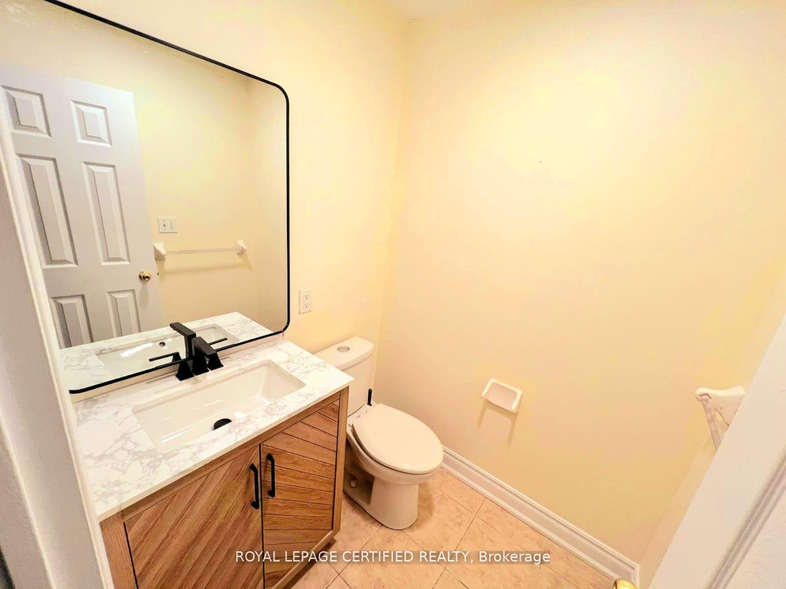 Photo 14 of 426 Orange Walk Crescent, Mississauga, Hurontario — HOMEH