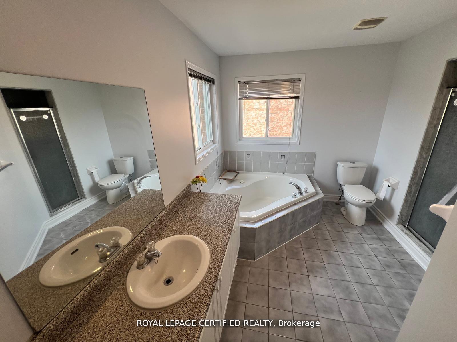 Photo 19 of 426 Orange Walk Crescent, Mississauga, Hurontario — HOMEH