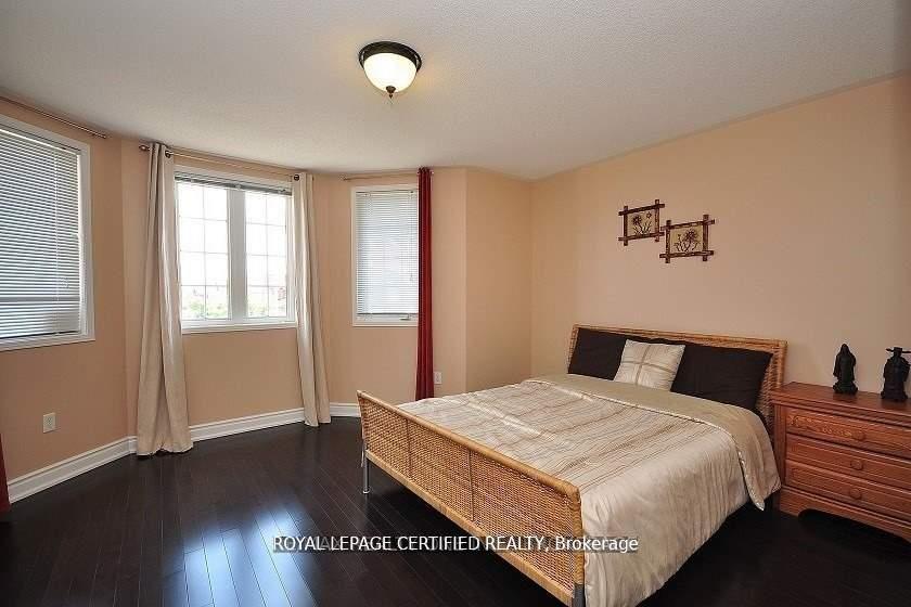 Photo 23 of 426 Orange Walk Crescent, Mississauga, Hurontario — HOMEH