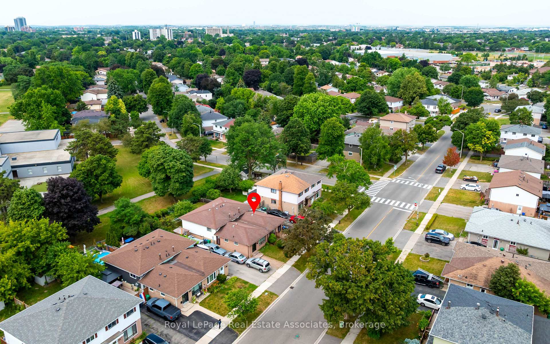 Photo 2 of 256 Archdekin Drive, Brampton, Madoc — HOMEH