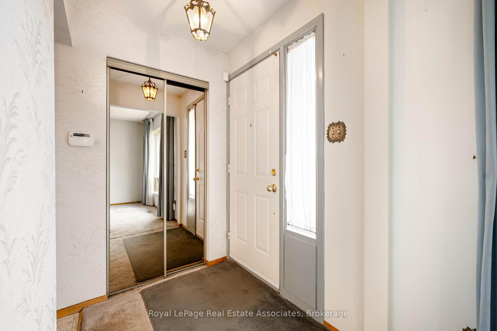 Photo 7 of 256 Archdekin Drive, Brampton, Madoc — HOMEH