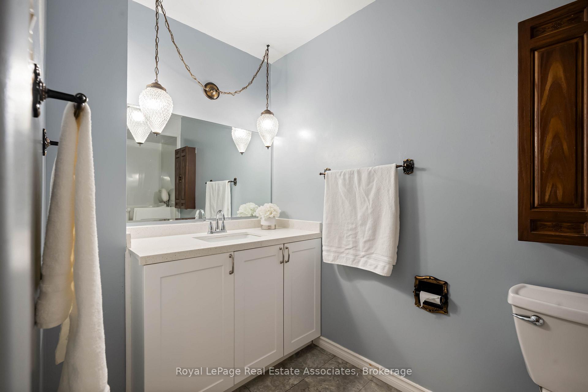 Photo 17 of 256 Archdekin Drive, Brampton, Madoc — HOMEH