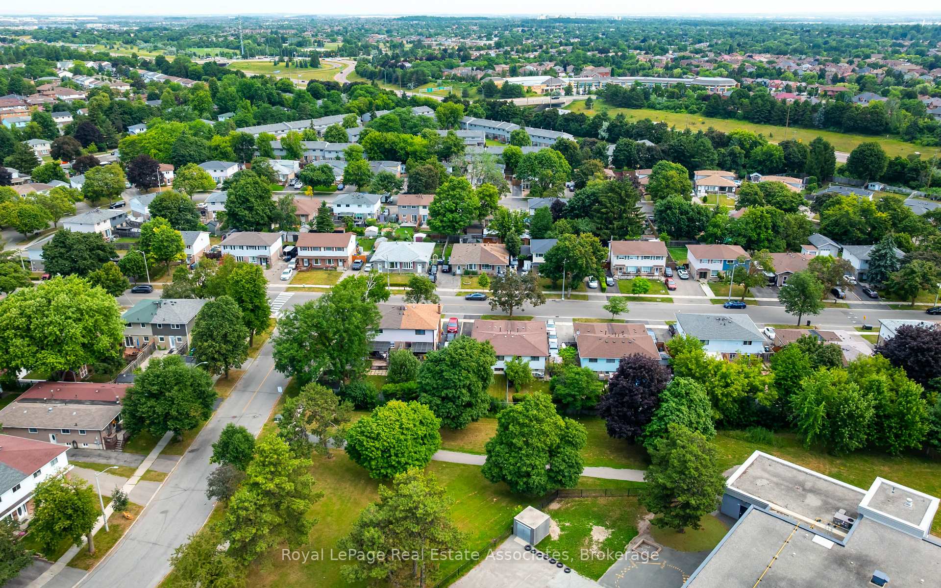 Photo 36 of 256 Archdekin Drive, Brampton, Madoc — HOMEH
