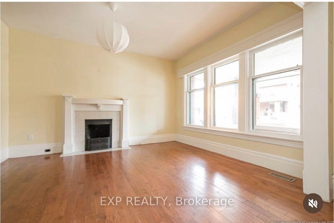Photo 2 of 31 St Clair Avenue, Hamilton, Gibson — HOMEH