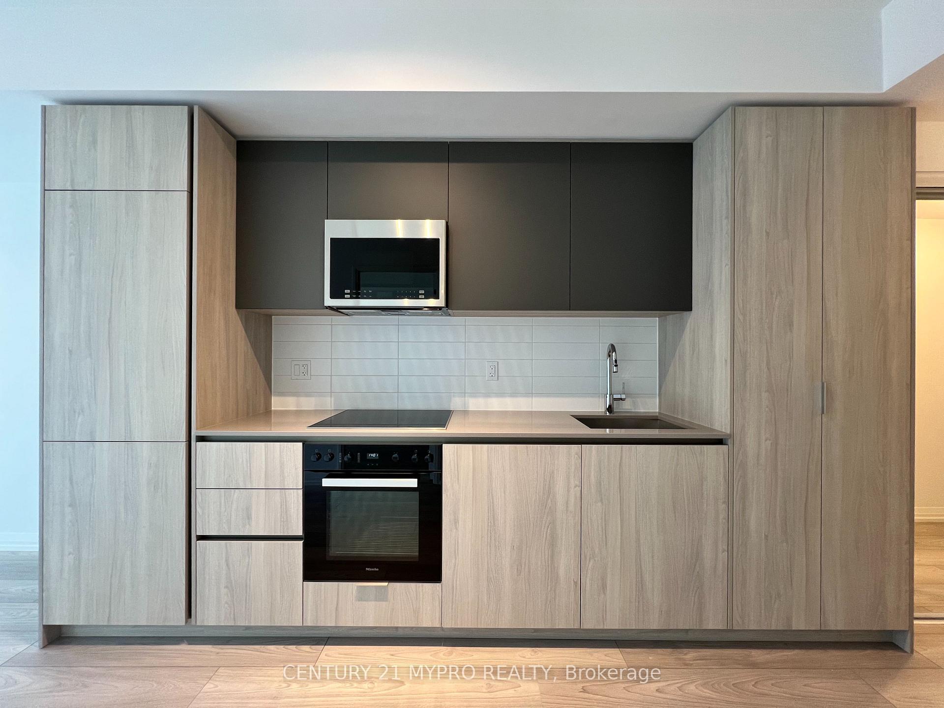 Front of Unit 1615, 400 King Street W