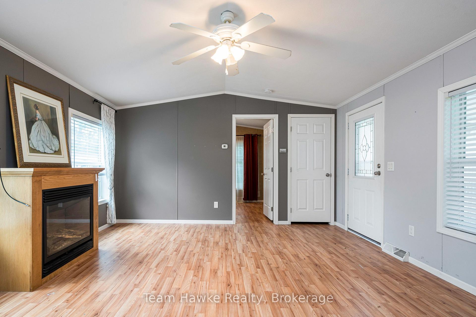 Photo 2 of 97 Georgian Glen Drive, Wasaga Beach — HOMEH