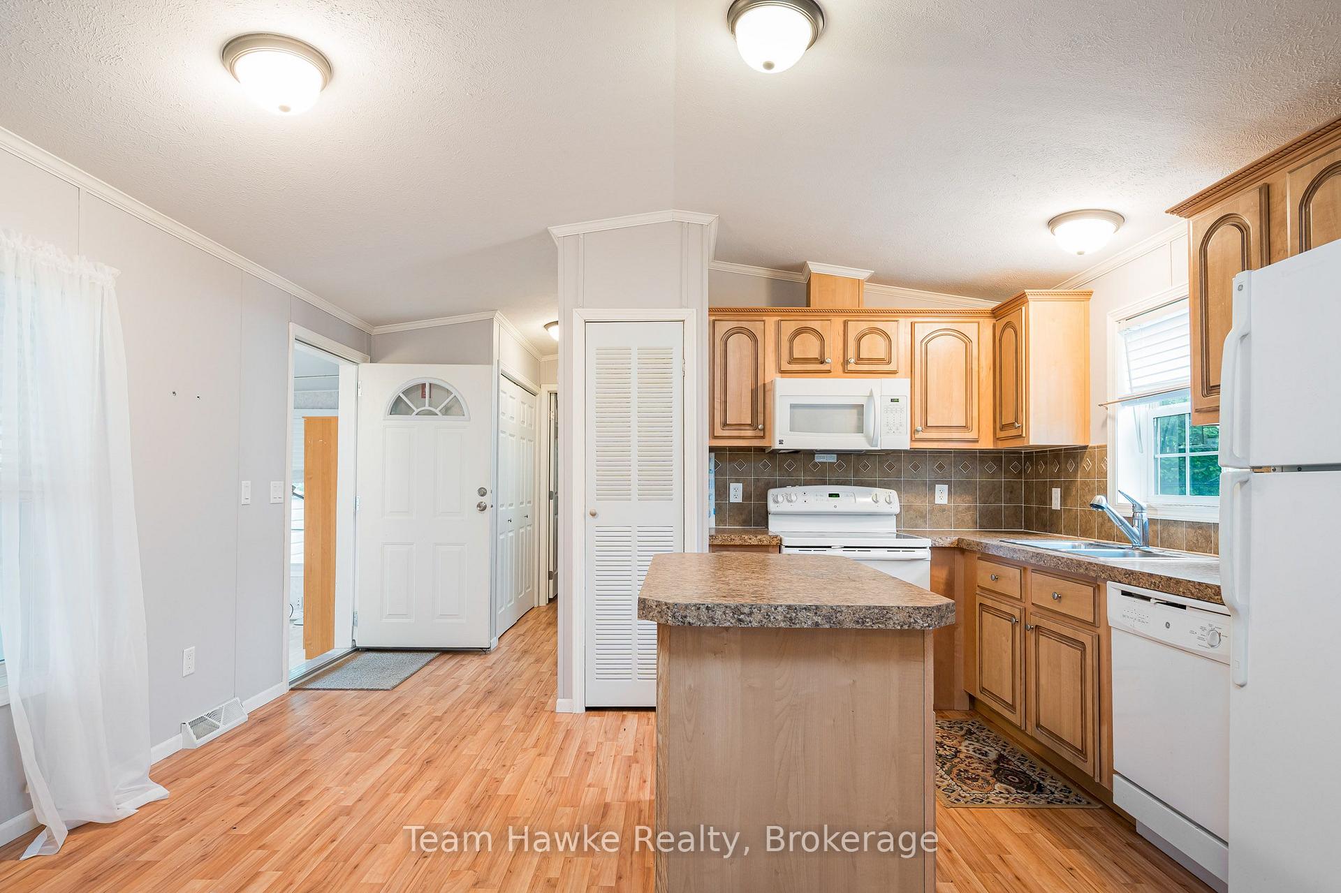 Photo 7 of 97 Georgian Glen Drive, Wasaga Beach — HOMEH