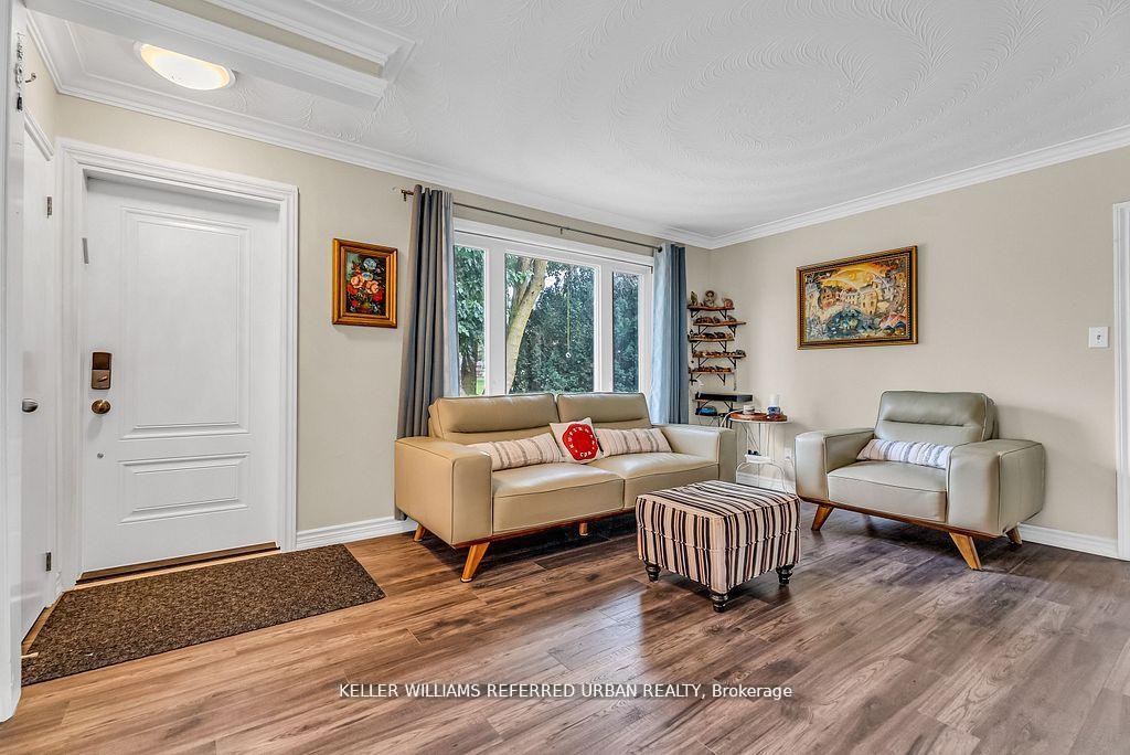 Photo 5 of 86 Morgan Avenue, Markham, Thornhill — HOMEH