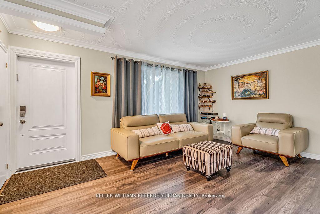 Photo 6 of 86 Morgan Avenue, Markham, Thornhill — HOMEH
