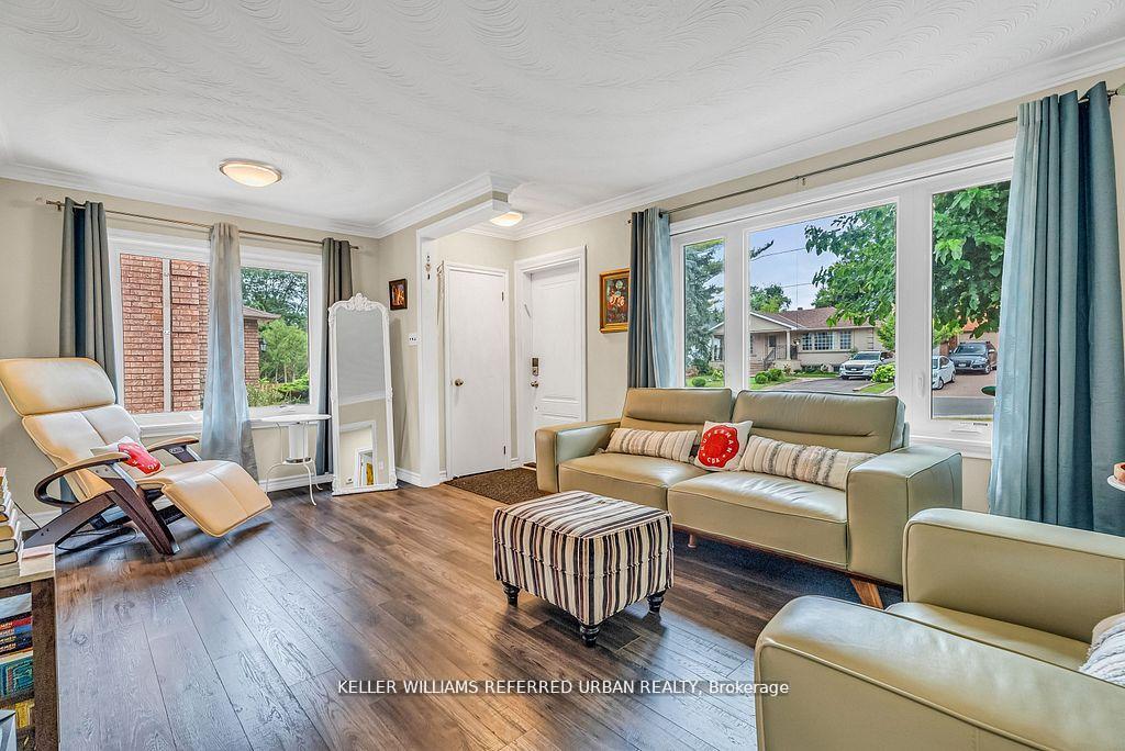 Photo 9 of 86 Morgan Avenue, Markham, Thornhill — HOMEH