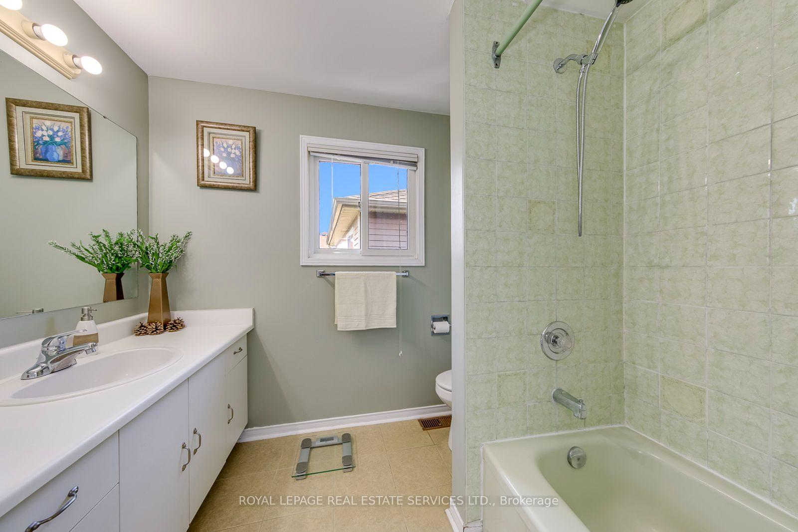 Photo 19 of 3364 Ingram Road, Mississauga, Erin Mills — HOMEH