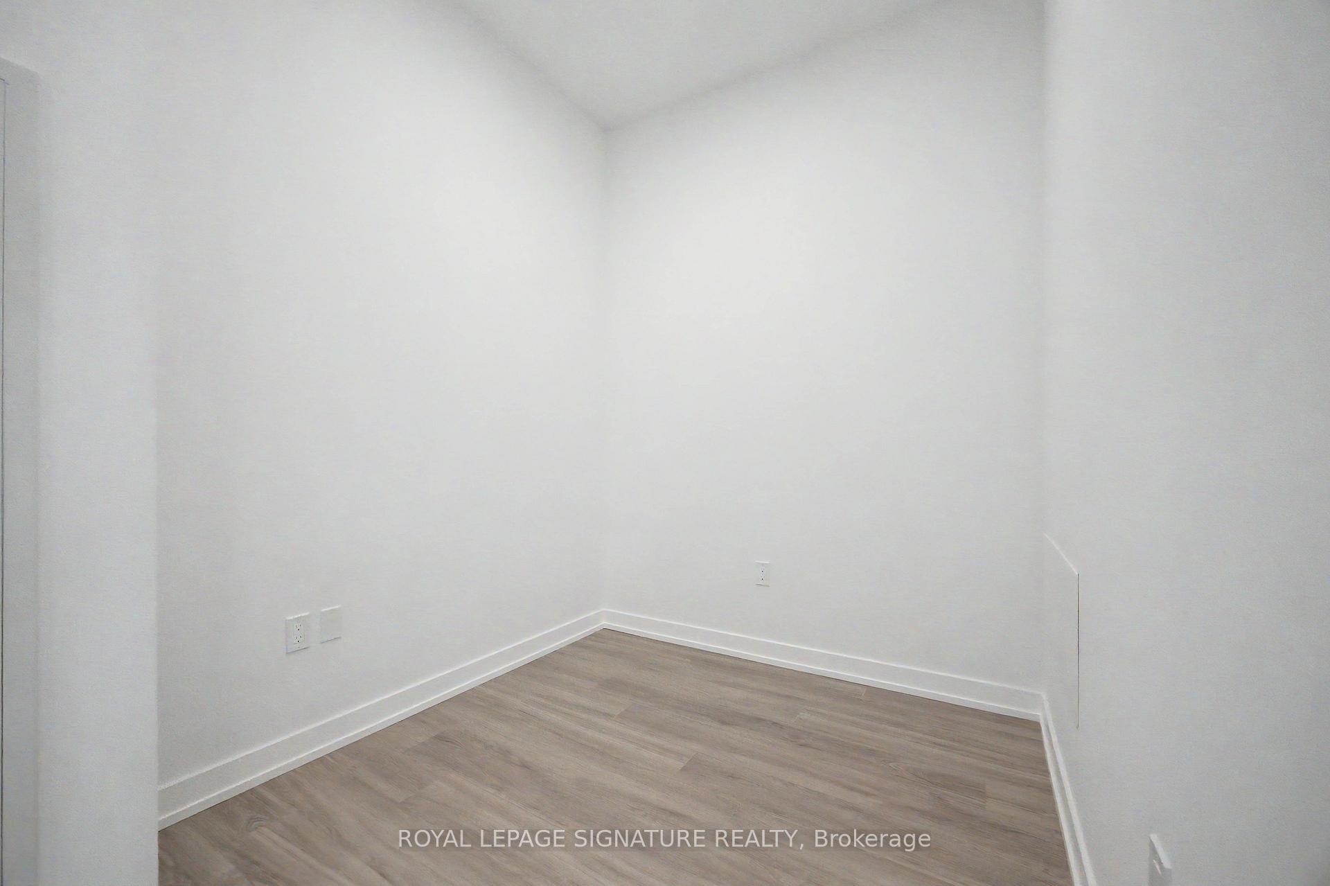 Photo 3 of Unit 301, 21 Meadowvale Road, Vaughan, Concord — HOMEH