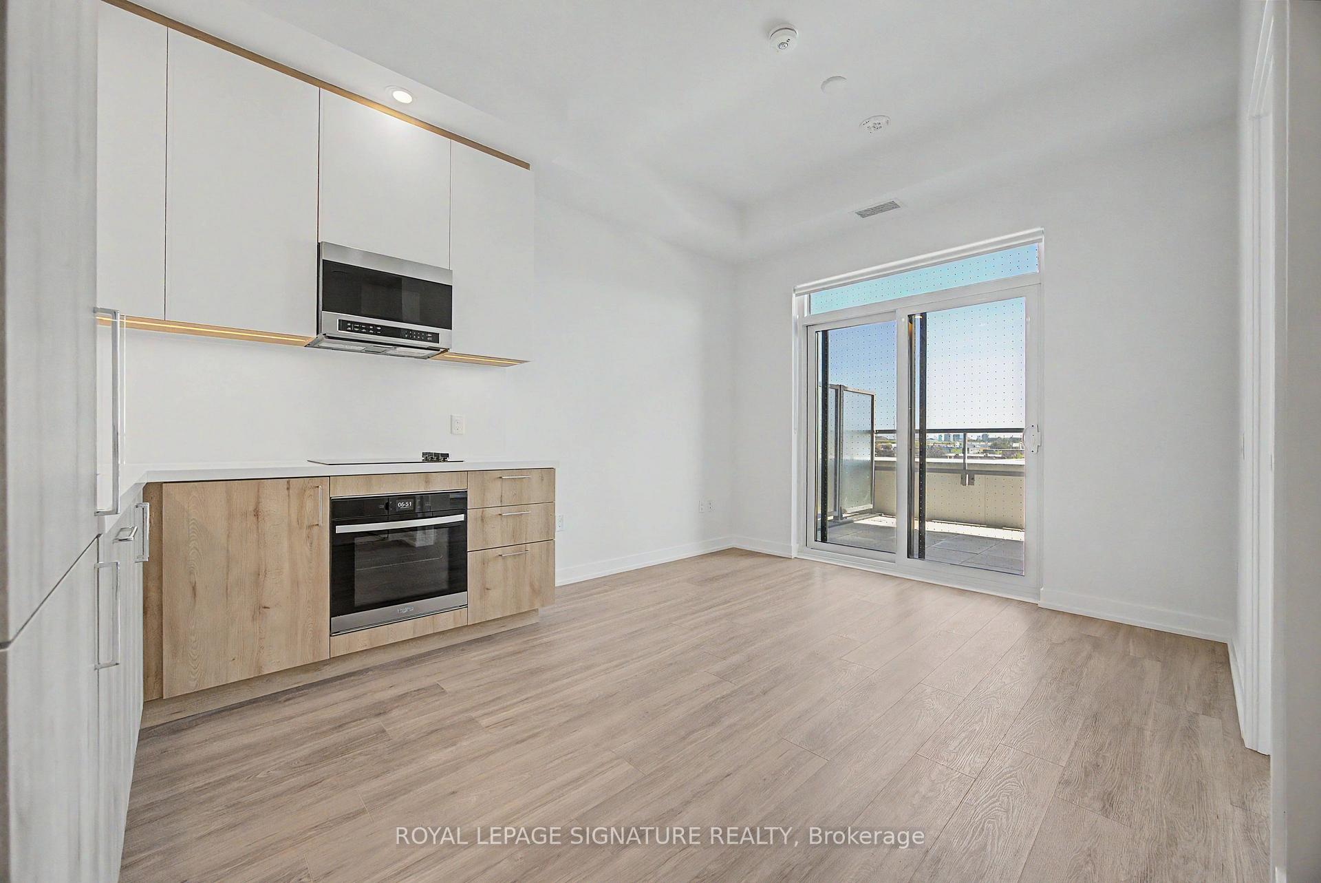 Photo 5 of Unit 301, 21 Meadowvale Road, Vaughan, Concord — HOMEH