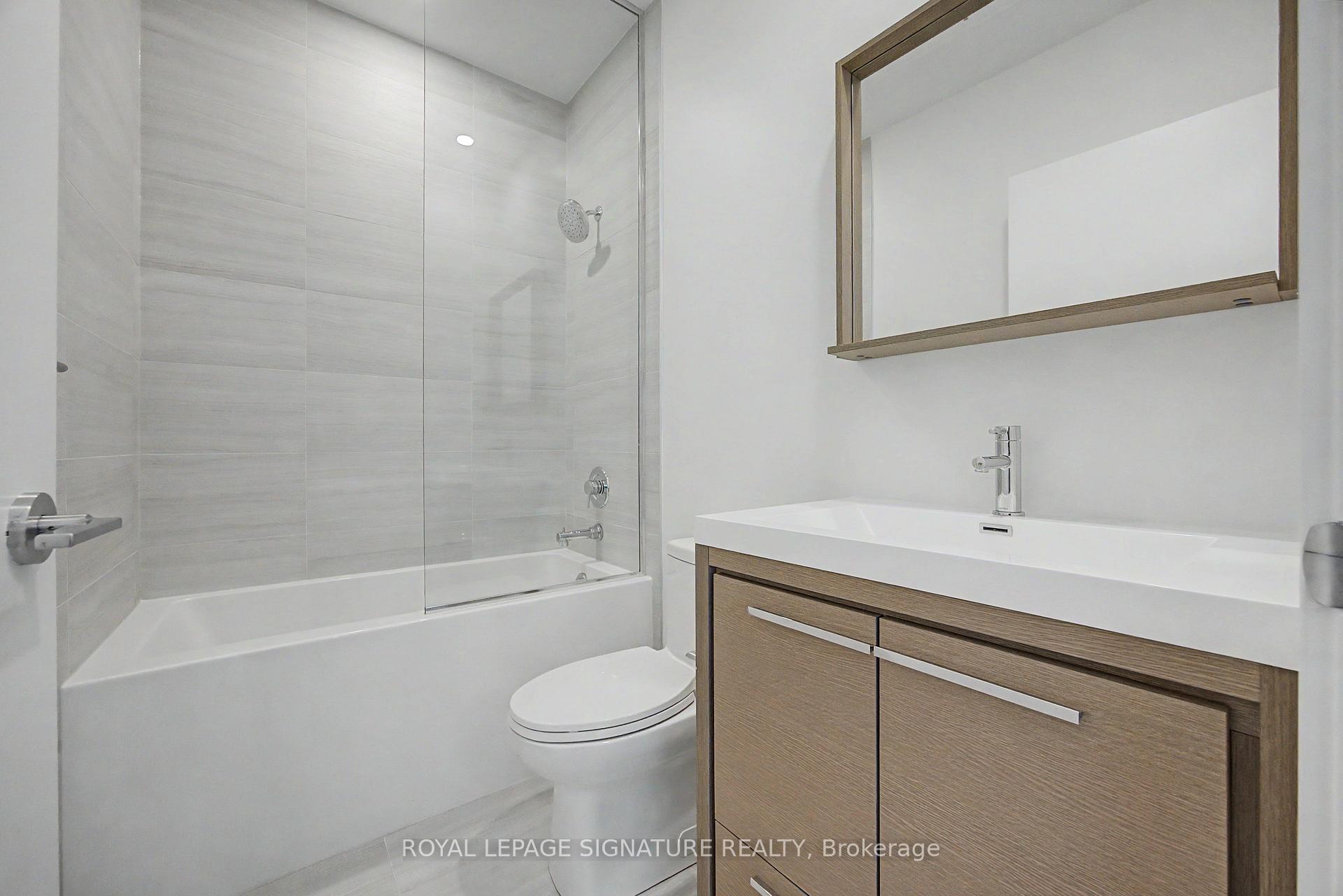 Photo 7 of Unit 301, 21 Meadowvale Road, Vaughan, Concord — HOMEH