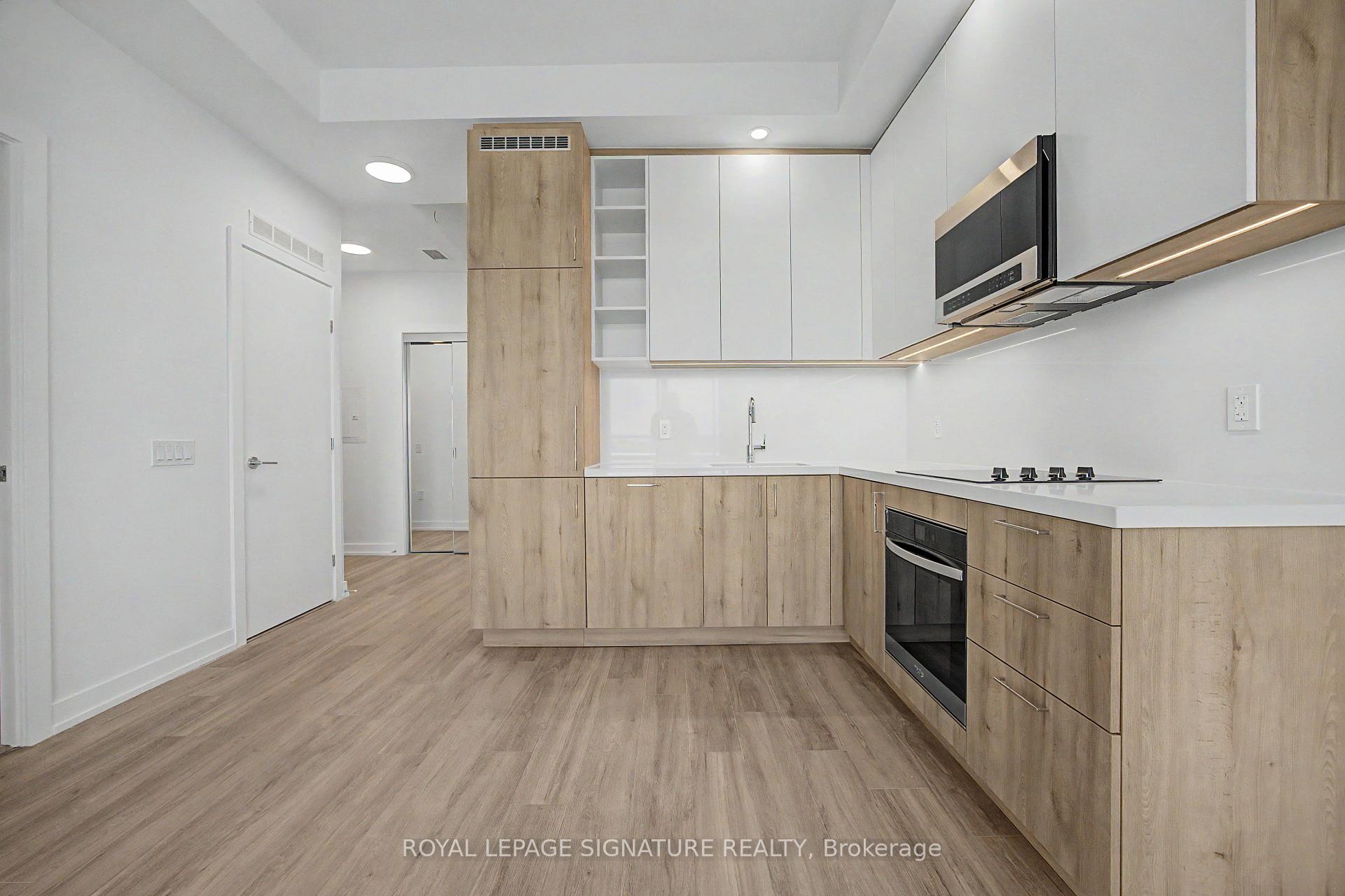 Photo 1 of Unit 301, 21 Meadowvale Road, Vaughan, Concord — HOMEH