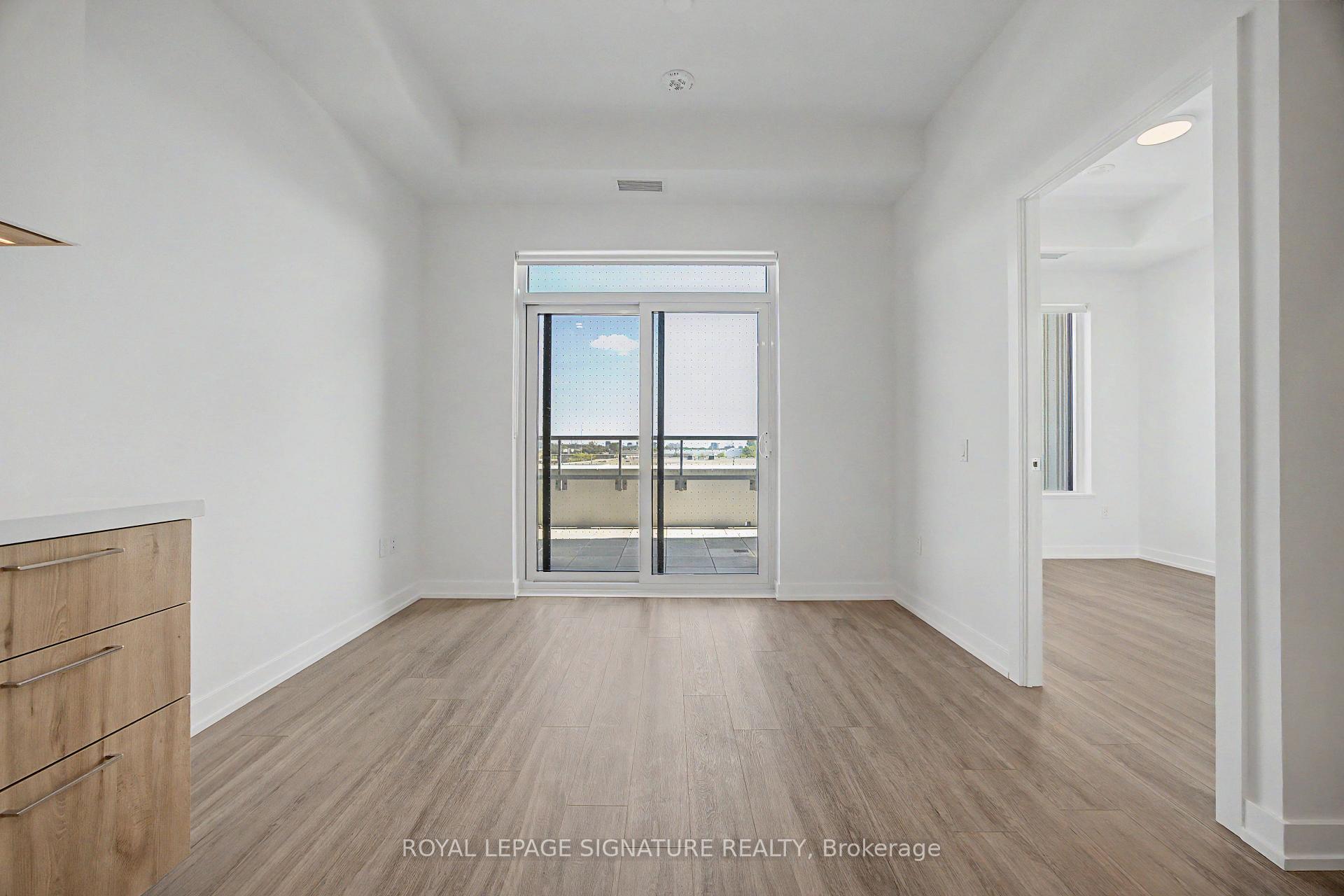 Photo 9 of Unit 301, 21 Meadowvale Road, Vaughan, Concord — HOMEH