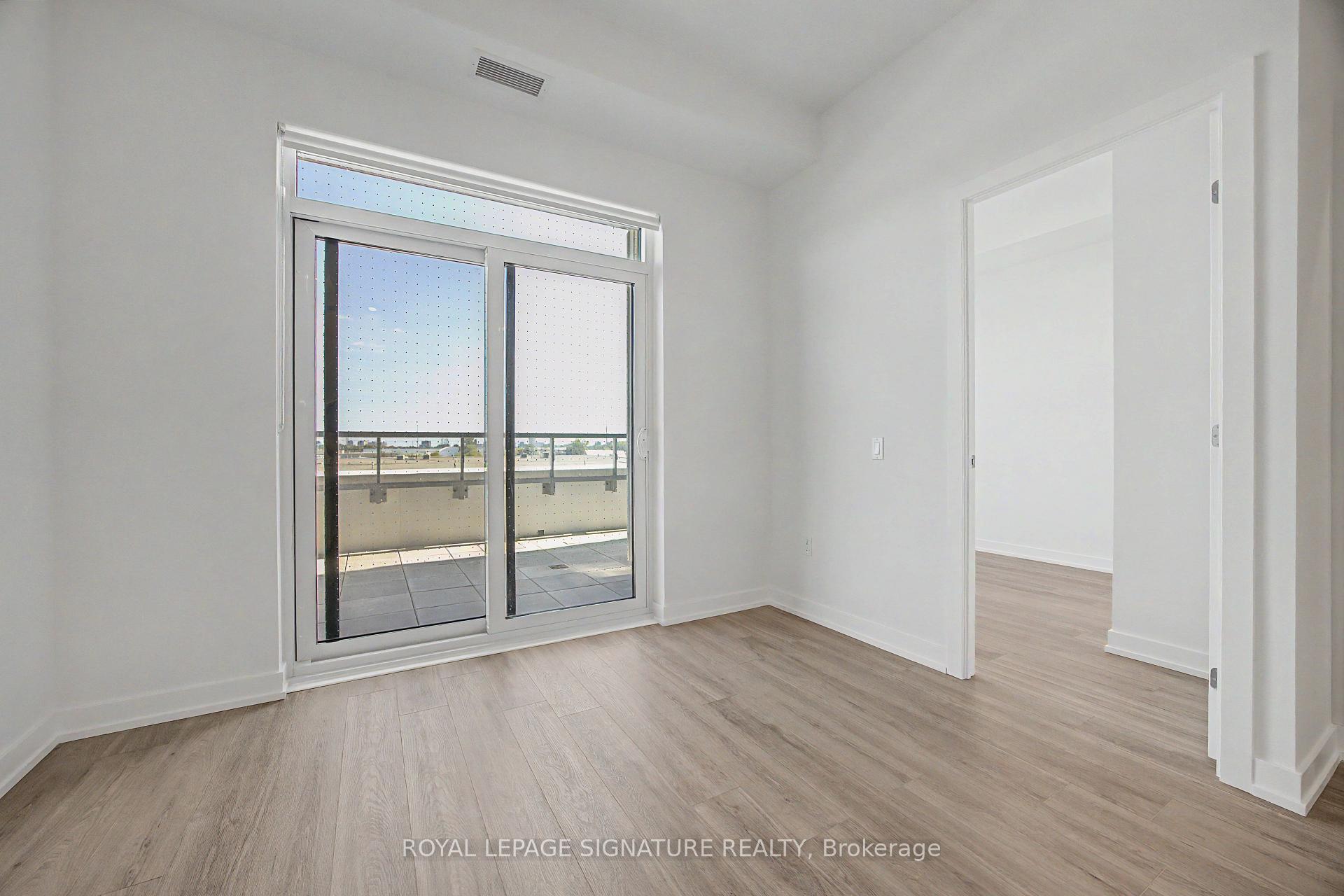 Photo 10 of Unit 301, 21 Meadowvale Road, Vaughan, Concord — HOMEH
