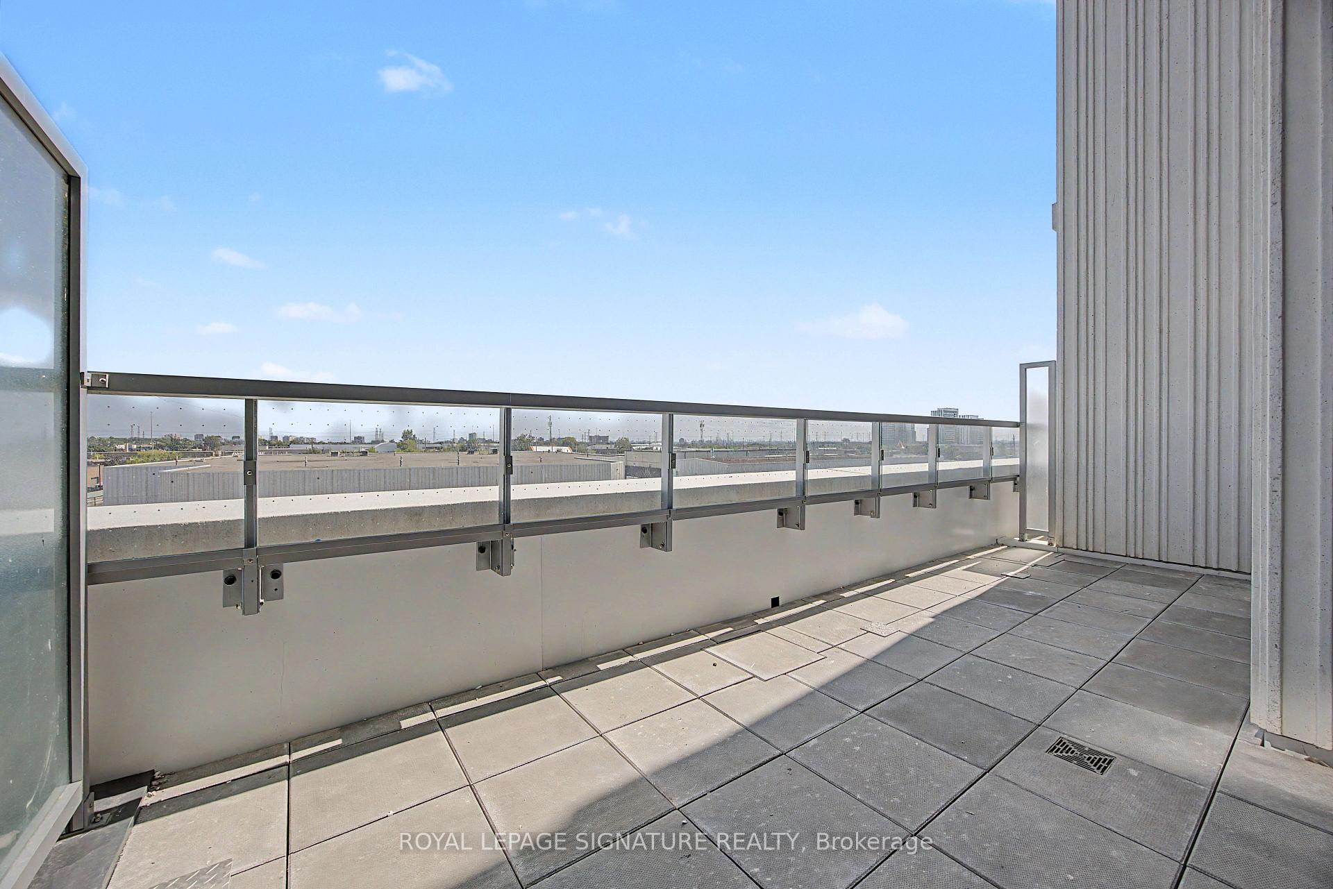 Photo 12 of Unit 301, 21 Meadowvale Road, Vaughan, Concord — HOMEH