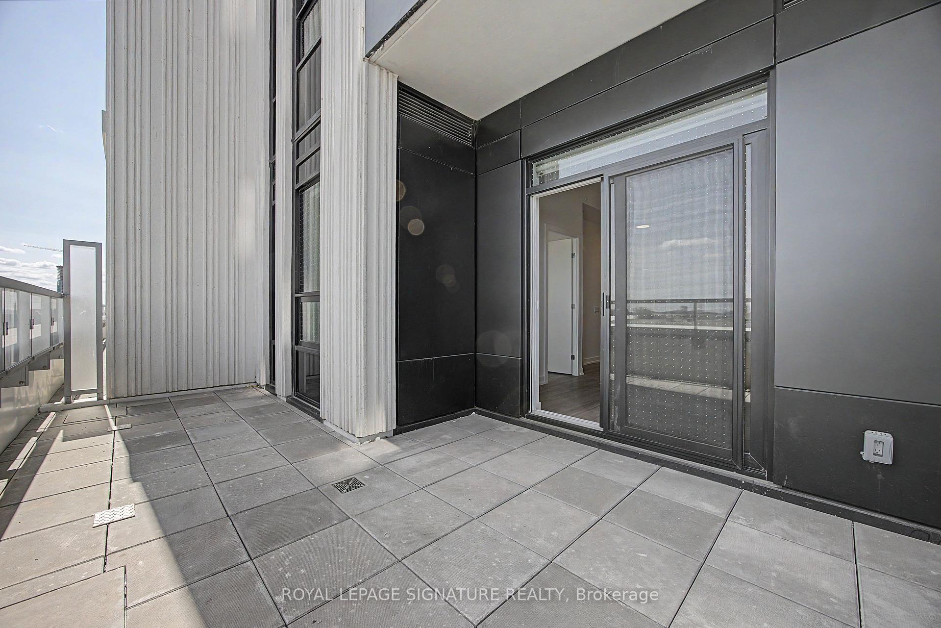 Photo 13 of Unit 301, 21 Meadowvale Road, Vaughan, Concord — HOMEH