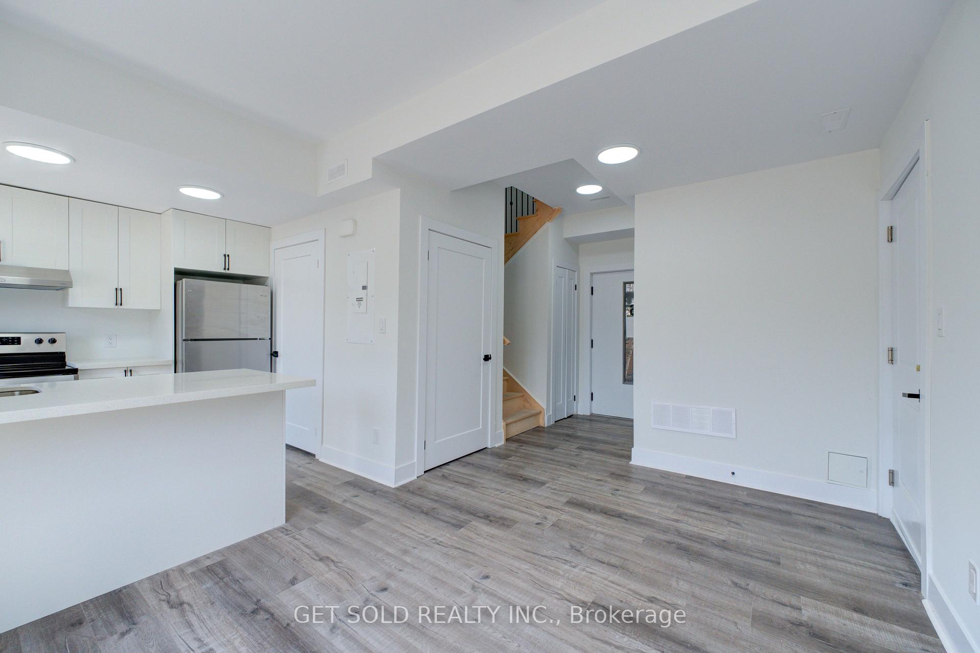 Photo 4 of Unit 6, 6701 Thorold Stone Road, Niagara Falls, Stamford — HOMEH