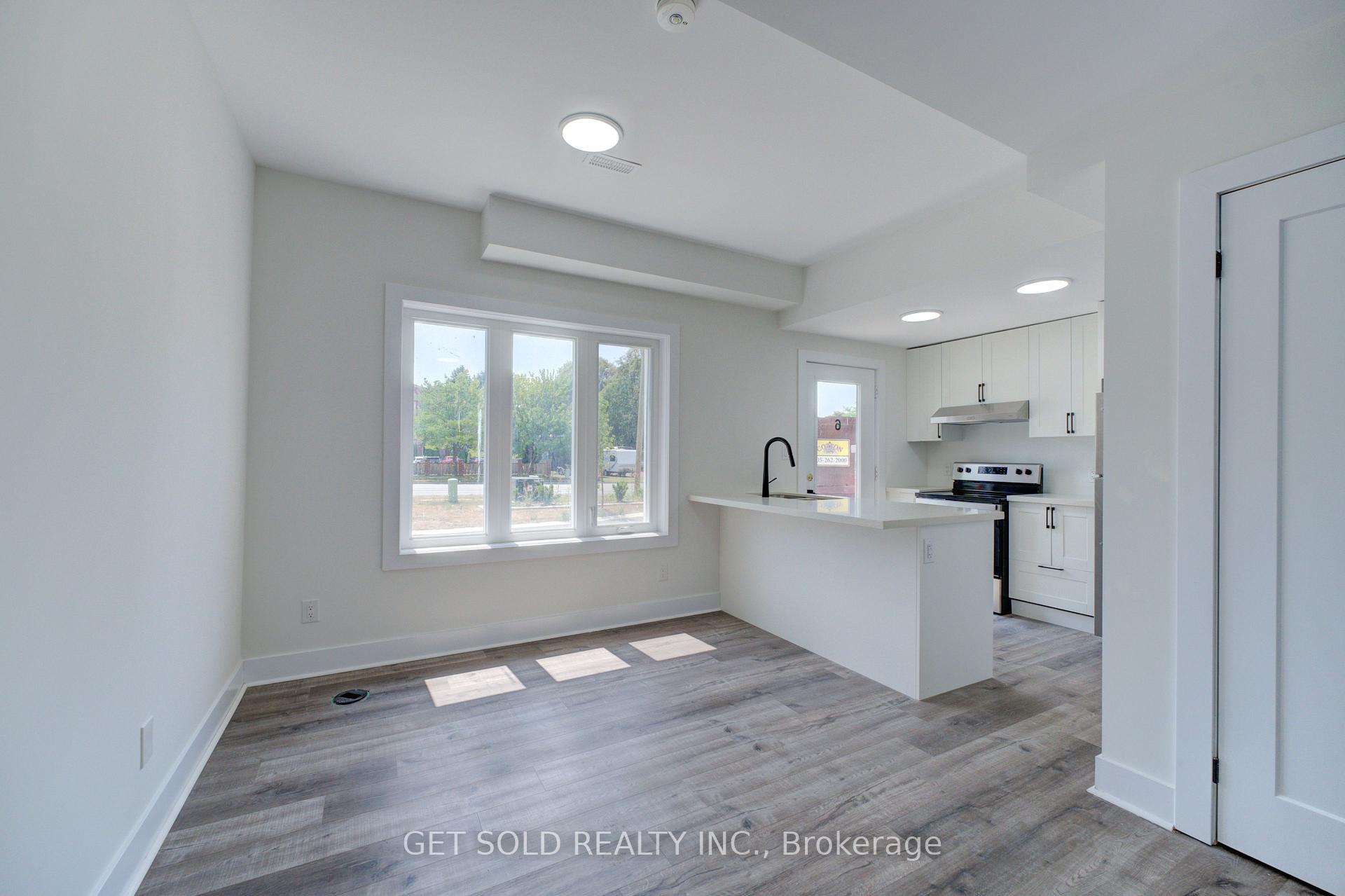 Photo 5 of Unit 6, 6701 Thorold Stone Road, Niagara Falls, Stamford — HOMEH