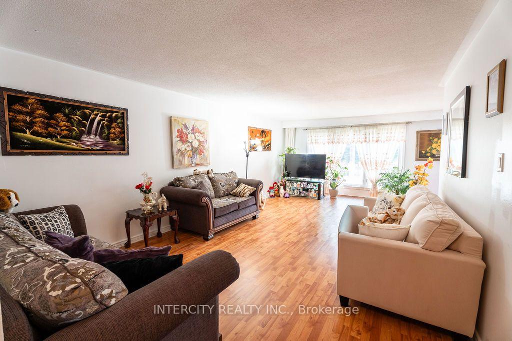 Photo 14 of 100 Dixon Road, Etobicoke, Kingsview Village-The Westway — HOMEH