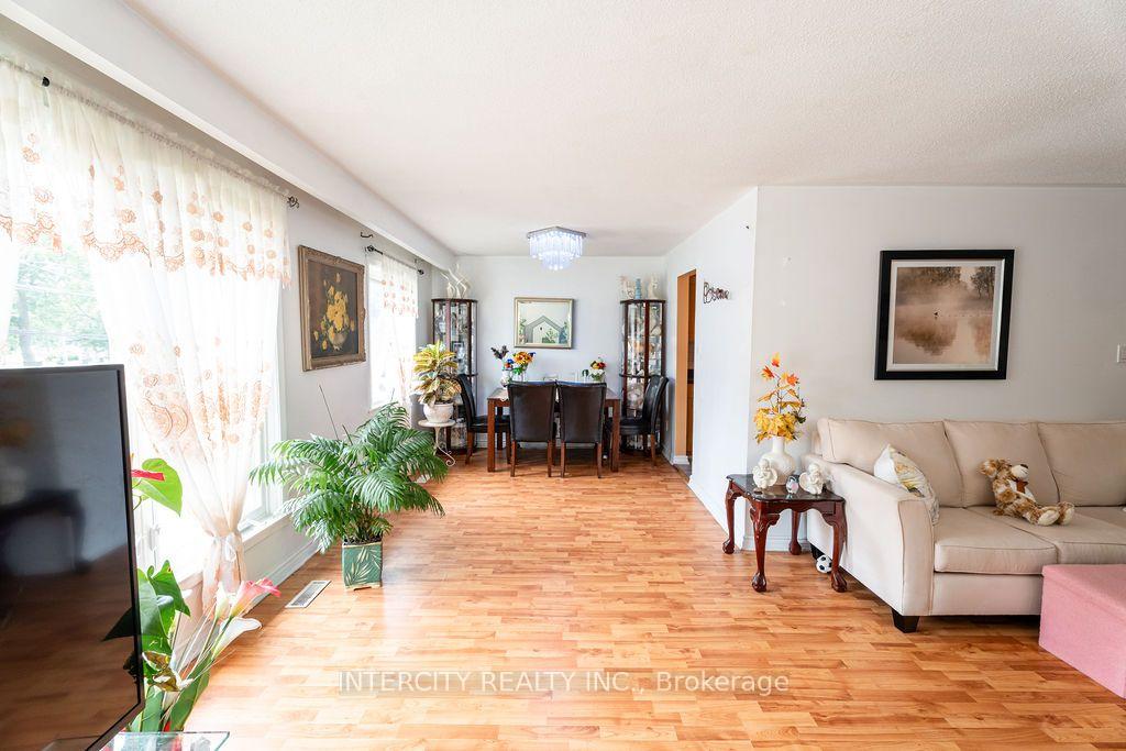 Photo 16 of 100 Dixon Road, Etobicoke, Kingsview Village-The Westway — HOMEH