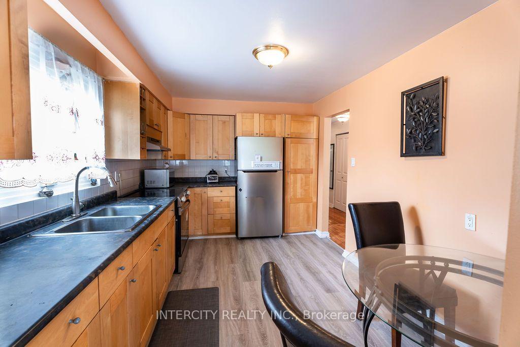 Photo 19 of 100 Dixon Road, Etobicoke, Kingsview Village-The Westway — HOMEH