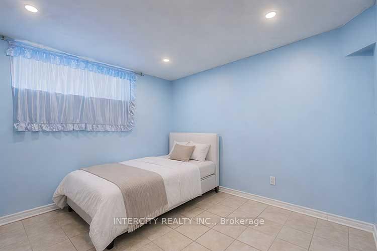 Photo 26 of 100 Dixon Road, Etobicoke, Kingsview Village-The Westway — HOMEH