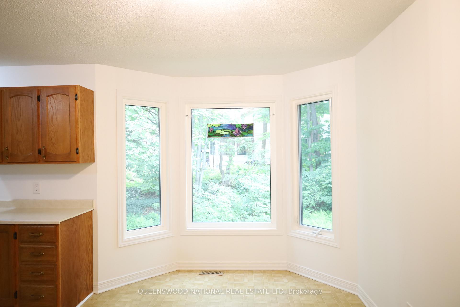 Photo 12 of 1080 Sunnydale Street, Ottawa, Navan — HOMEH