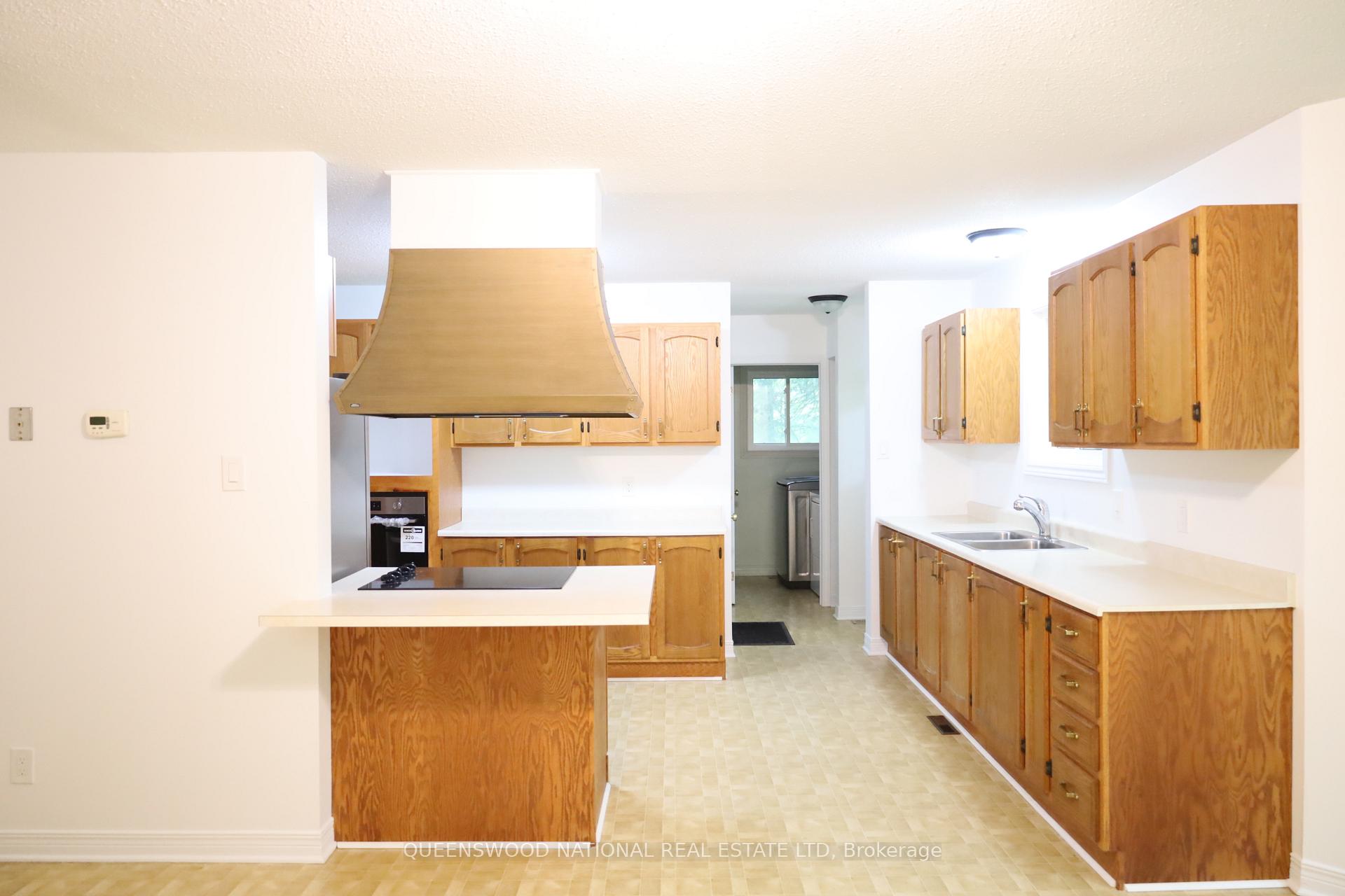 Photo 13 of 1080 Sunnydale Street, Ottawa, Navan — HOMEH
