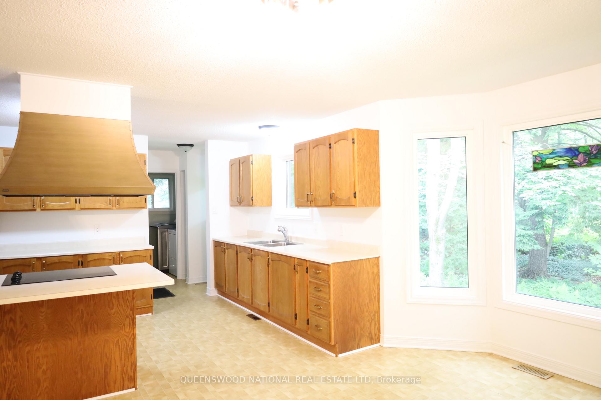 Photo 14 of 1080 Sunnydale Street, Ottawa, Navan — HOMEH