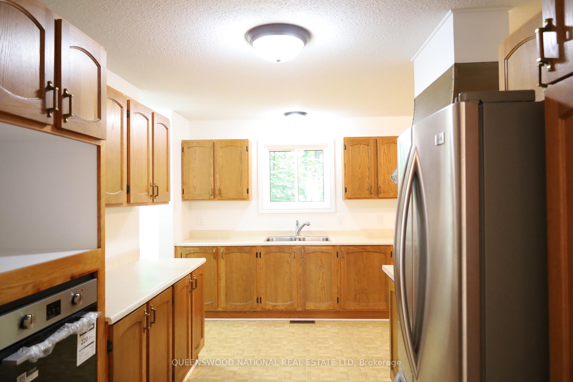 Photo 15 of 1080 Sunnydale Street, Ottawa, Navan — HOMEH