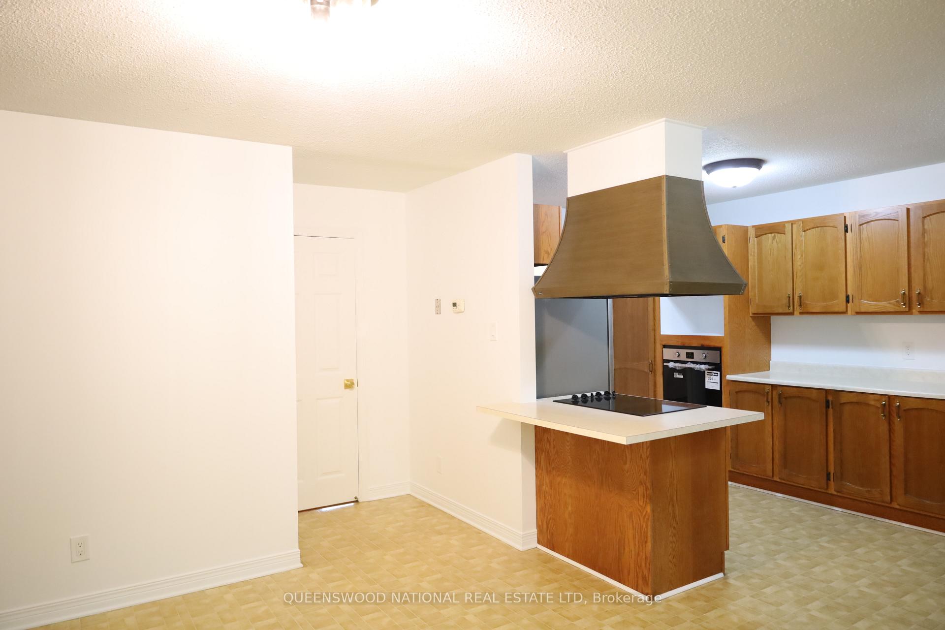 Photo 16 of 1080 Sunnydale Street, Ottawa, Navan — HOMEH